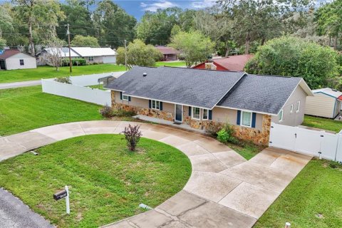 House in Ocala, Florida 4 bedrooms, 167.22 sq.m. № 1914842 - photo 2