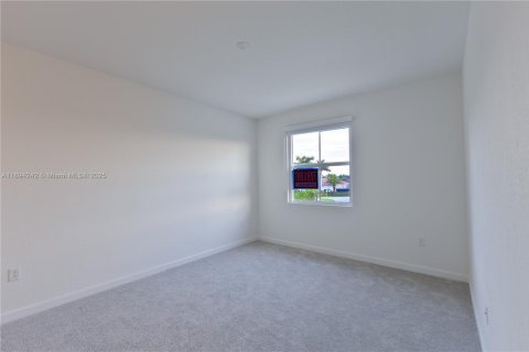 Casa en venta en Miami, Florida, 5 dormitorios № 1946081 - foto 30