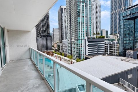 Condo in Miami, Florida, 2 bedrooms  № 2432539 - photo 18