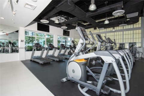 Condo in Miami, Florida, 2 bedrooms  № 2432539 - photo 30