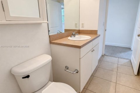 Condo in Miami, Florida, 2 bedrooms  № 2432539 - photo 14