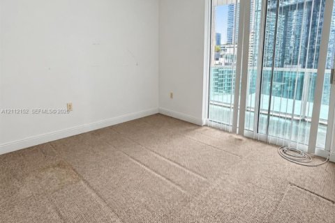 Condo in Miami, Florida, 2 bedrooms  № 2432539 - photo 15