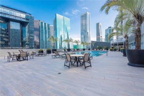 Condo in Miami, Florida, 2 bedrooms  № 2432539 - photo 25