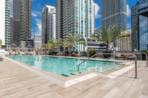 Condo in Miami, Florida, 2 bedrooms  № 2432539 - photo 23