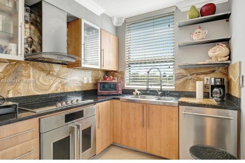 Купить кондоминиум в Форт-Лодердейл, Флорида 2 спальни, 120.59м2, № 2039977 - фото 7