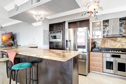 Купить кондоминиум в Форт-Лодердейл, Флорида 2 спальни, 120.59м2, № 2039977 - фото 6