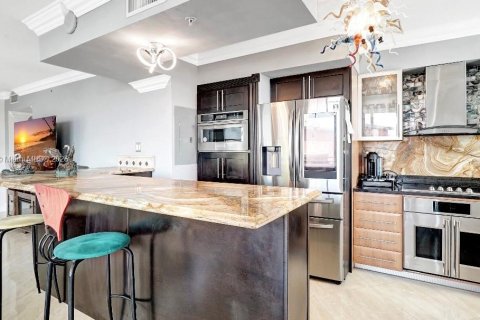 Купить кондоминиум в Форт-Лодердейл, Флорида 2 спальни, 120.59м2, № 2039977 - фото 8