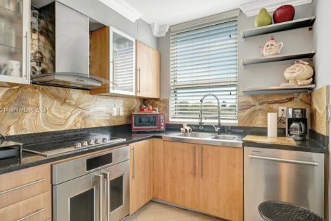 Купить кондоминиум в Форт-Лодердейл, Флорида 2 спальни, 120.59м2, № 2039977 - фото 11