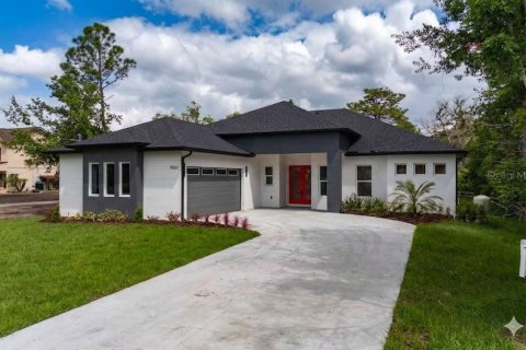 House in Orlando, Florida 5 bedrooms, 245.26 sq.m. № 2124253 - photo 2