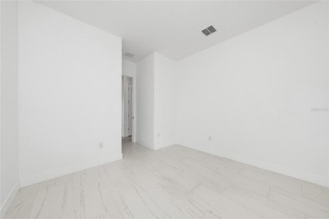 House in Orlando, Florida 5 bedrooms, 245.26 sq.m. № 2124253 - photo 24