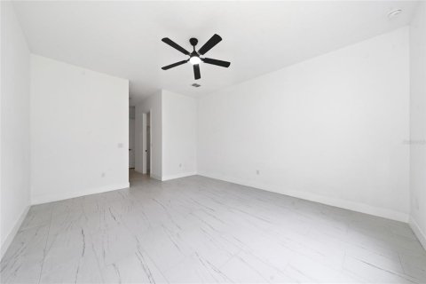 House in Orlando, Florida 5 bedrooms, 245.26 sq.m. № 2124253 - photo 18