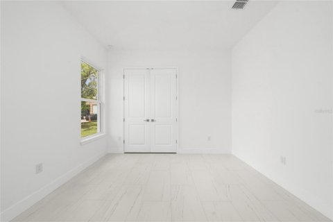 House in Orlando, Florida 5 bedrooms, 245.26 sq.m. № 2124253 - photo 25