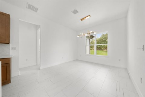 House in Orlando, Florida 5 bedrooms, 245.26 sq.m. № 2124253 - photo 8