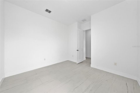 House in Orlando, Florida 5 bedrooms, 245.26 sq.m. № 2124253 - photo 26