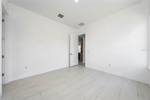 House in Orlando, Florida 5 bedrooms, 245.26 sq.m. № 2124253 - photo 14