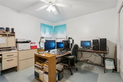 House in Haines City, Florida 3 bedrooms, 207.45 sq.m. № 2142120 - photo 28
