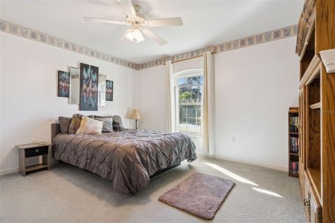 House in Haines City, Florida 3 bedrooms, 207.45 sq.m. № 2142120 - photo 19