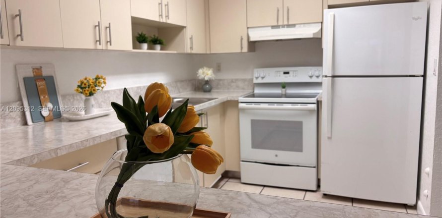 Condo à Hialeah, Floride, 2 chambres № 2385025