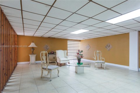 Copropriété à vendre à Hialeah, Floride: 2 chambres, 91.04 m2 № 2385025 - photo 18