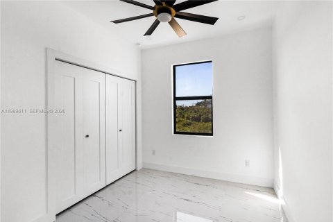 Propiedad comercial en venta en Lehigh Acres, Florida, 225.94 m2 № 2051805 - foto 9