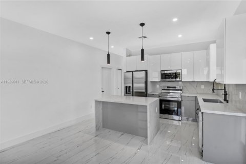 Propiedad comercial en venta en Lehigh Acres, Florida, 225.94 m2 № 2051805 - foto 7