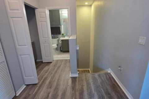 Condo in Stuart, Florida, 3 bedrooms  № 2182856 - photo 22