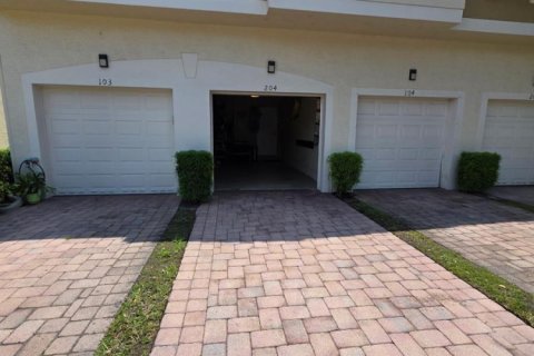 Condo in Stuart, Florida, 3 bedrooms  № 2182856 - photo 27