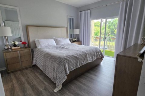 Condo in Stuart, Florida, 3 bedrooms  № 2182856 - photo 8