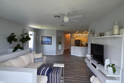 Condo in Stuart, Florida, 3 bedrooms  № 2182856 - photo 4