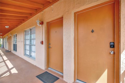 Copropriété à louer à Miami Lakes, Floride: 1 chambre, 50.54 m2 № 2056333 - photo 3