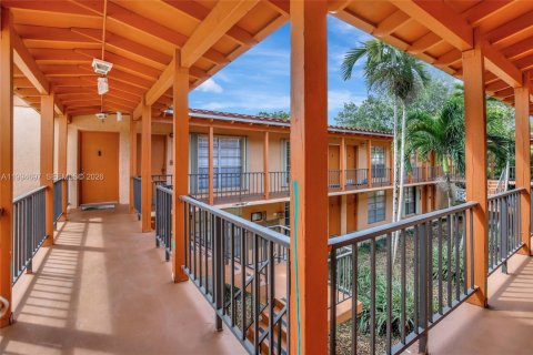 Copropriété à louer à Miami Lakes, Floride: 1 chambre, 50.54 m2 № 2056333 - photo 4