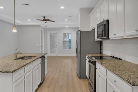 Villa ou maison à louer à Orlando, Floride: 3 chambres, 182.27 m2 № 2115283 - photo 10