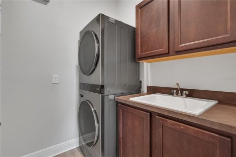 Villa ou maison à louer à Orlando, Floride: 3 chambres, 182.27 m2 № 2115283 - photo 30