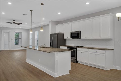 Villa ou maison à louer à Orlando, Floride: 3 chambres, 182.27 m2 № 2115283 - photo 9