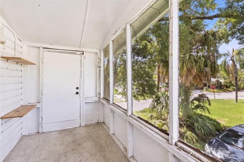 Commercial property in Tampa, Florida 4 bedrooms, 111.85 sq.m. № 2222668 - photo 22