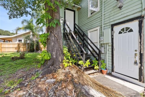 Commercial property in Tampa, Florida 4 bedrooms, 111.85 sq.m. № 2222668 - photo 5
