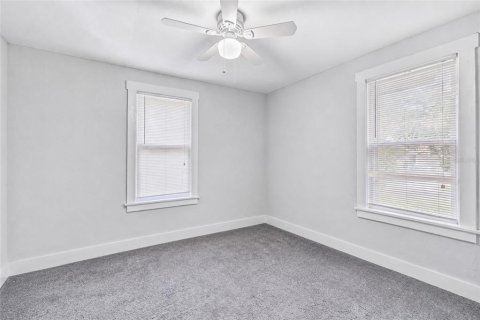 Commercial property in Tampa, Florida 4 bedrooms, 111.85 sq.m. № 2222668 - photo 28