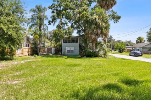 Commercial property in Tampa, Florida 4 bedrooms, 111.85 sq.m. № 2222668 - photo 3