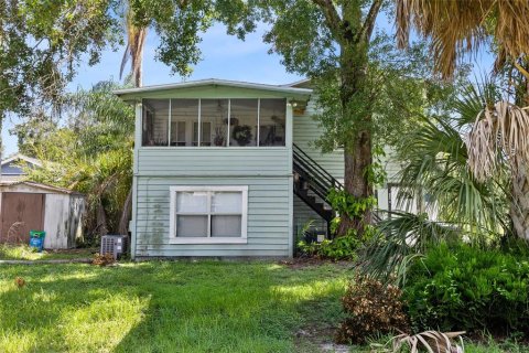 Commercial property in Tampa, Florida 4 bedrooms, 111.85 sq.m. № 2222668