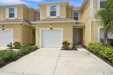 Touwnhouse à vendre à Lakewood Ranch, Floride: 3 chambres, 149.94 m2 № 2299544 - photo 2