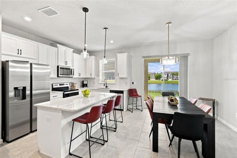 Touwnhouse à vendre à Lakewood Ranch, Floride: 3 chambres, 149.94 m2 № 2299544 - photo 11