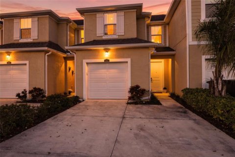 Townhouse in HARMONY AT LAKEWOOD RANCH in Lakewood Ranch, Florida 3 bedrooms, 149.94 sq.m. № 2299544
