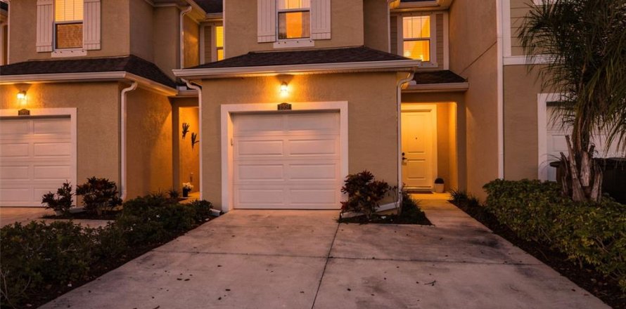 Touwnhouse à HARMONY AT LAKEWOOD RANCH à Lakewood Ranch, Floride 3 chambres, 149.94 m2 № 2299544