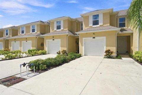 Touwnhouse à vendre à Lakewood Ranch, Floride: 3 chambres, 149.94 m2 № 2299544 - photo 3
