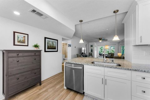 Condo in Dunedin, Florida, 2 bedrooms  № 1775102 - photo 30