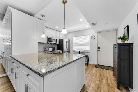 Condo in Dunedin, Florida, 2 bedrooms  № 1775102 - photo 6