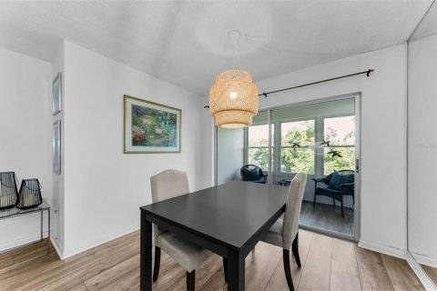 Condo in Dunedin, Florida, 2 bedrooms  № 1775102 - photo 25
