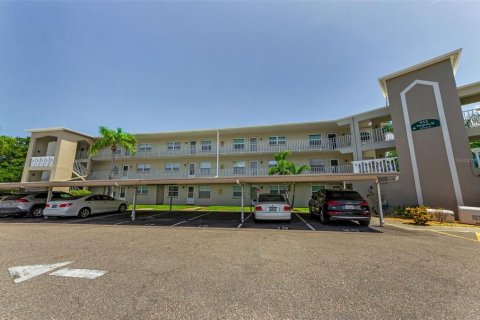 Condo in Dunedin, Florida, 2 bedrooms  № 1775102 - photo 16