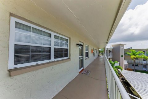 Condo in Dunedin, Florida, 2 bedrooms  № 1775102 - photo 20