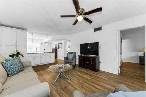 Condo in Dunedin, Florida, 2 bedrooms  № 1775102 - photo 24